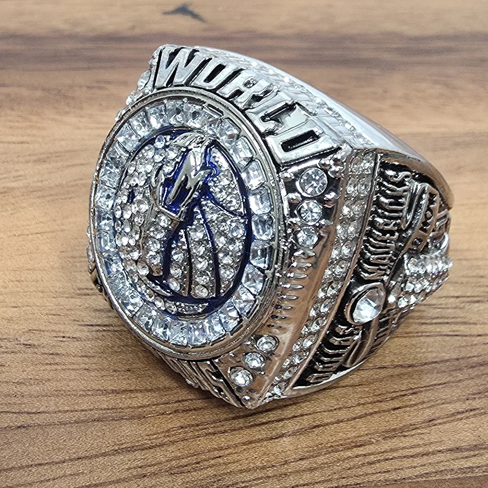 Dallas Mavericks Championship Ring‎ Size 11 Nowitzki Fan Edition